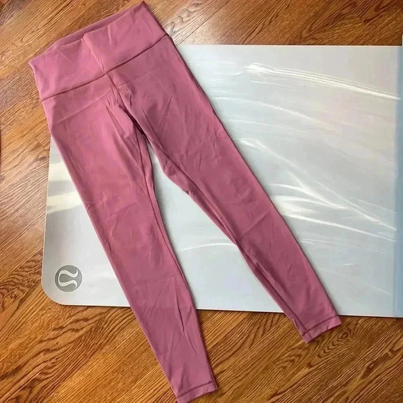 Lululemon I 8 - Picture 2 of 12